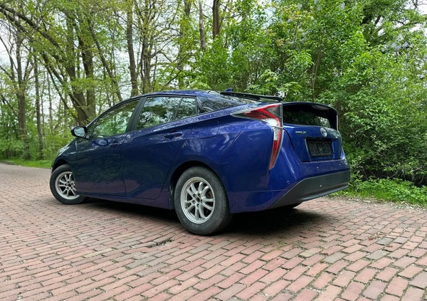 Toyota Prius cena 78000 przebieg: 106184, rok produkcji 2018 z Warszawa małe 277